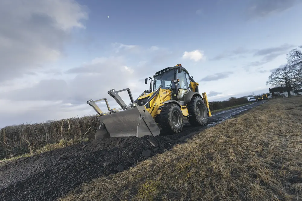 New Holland B110C TC thumbnail 15