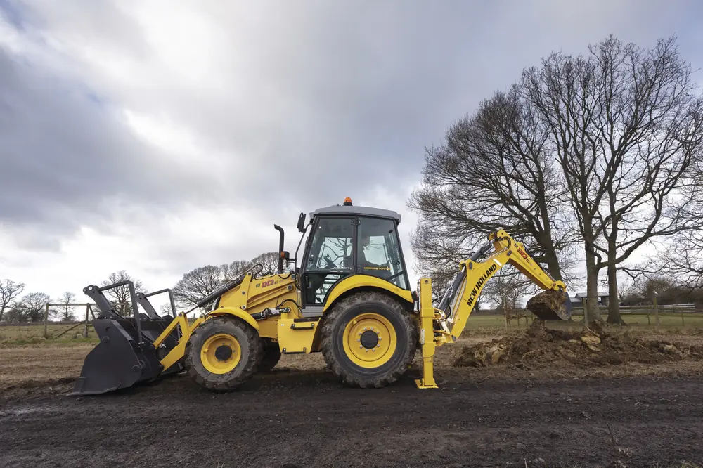 New Holland B110C TC thumbnail 16