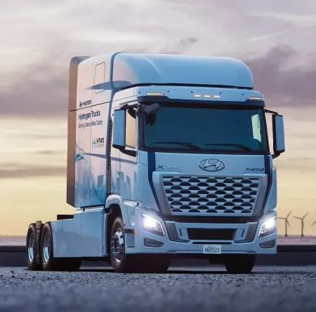 Hyundai Commercial Vehicles XCIENT Fuel Cell Tractor thumbnail 2
