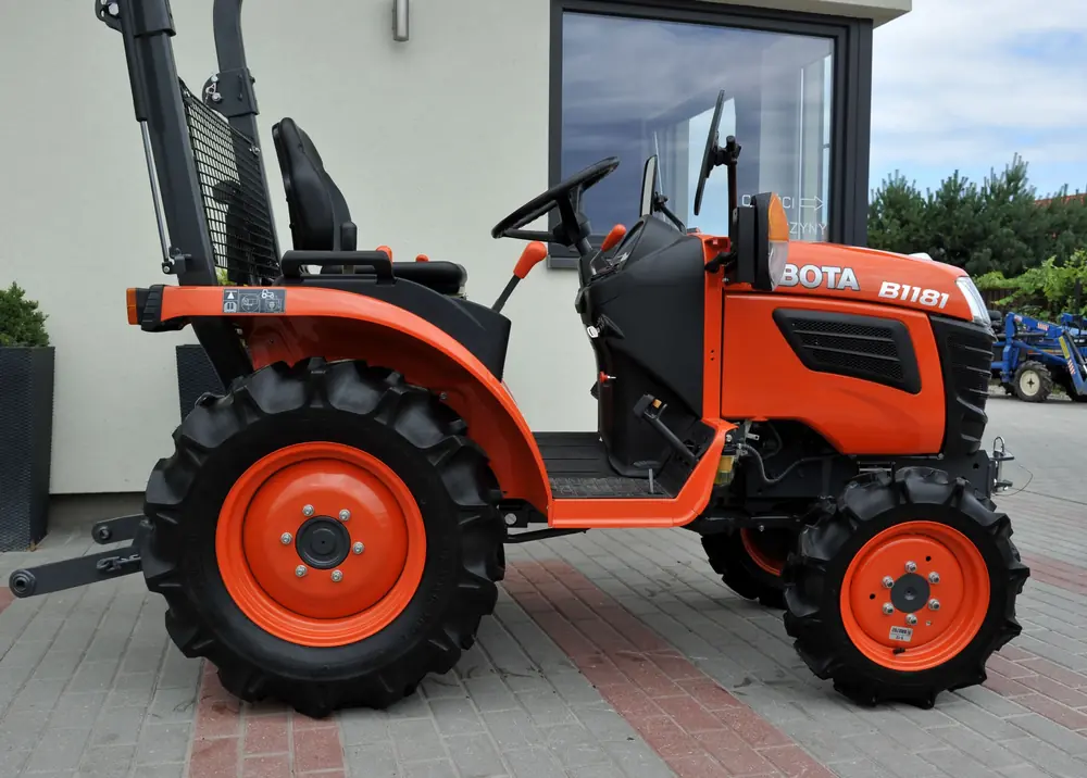 Kubota B1181