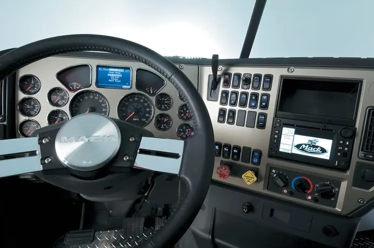 Mack TITAN Day Cab ISX 550 6x4 thumbnail 10