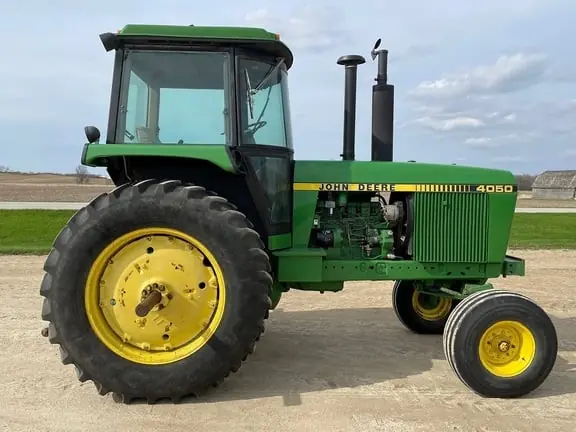 John Deere 4050