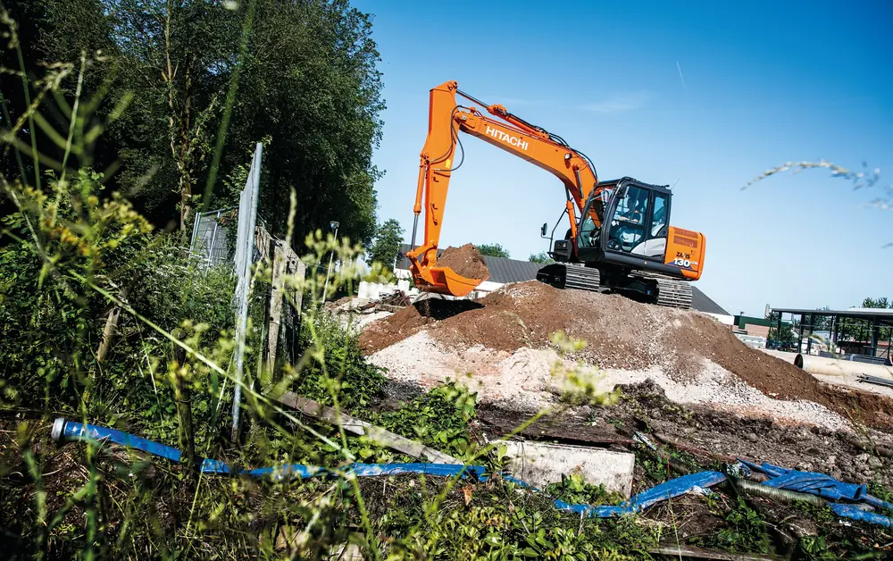Hitachi ZX130-6 thumbnail 2