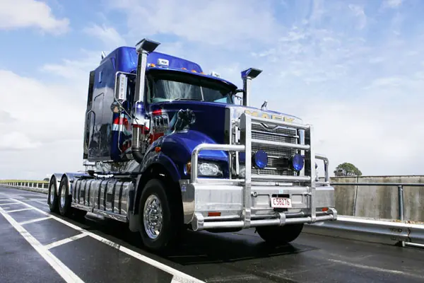 Mack TITAN 64" High-rise Sleeper Cab ISX 550 8x6 thumbnail 2