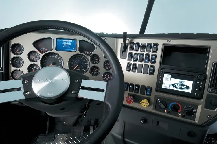 Mack TITAN 64" High-rise Sleeper Cab ISX 550 8x6 thumbnail 10