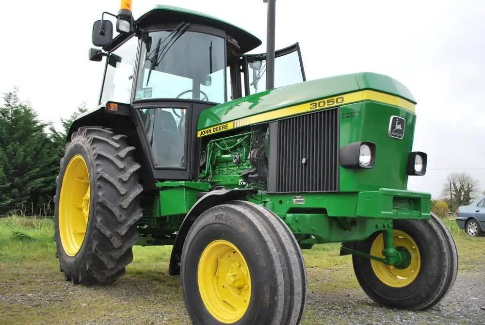 John Deere 3050