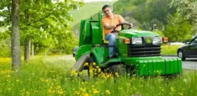 John Deere X 740
