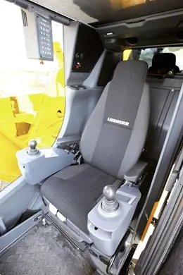 Liebherr LTM 1350-6.1 thumbnail 16