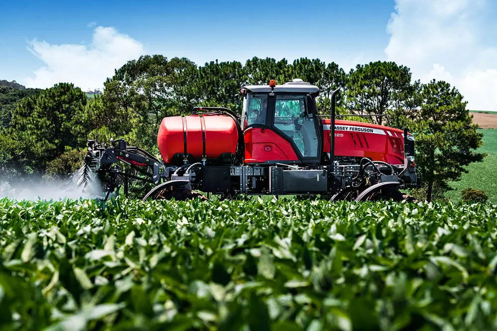 Massey Ferguson MF 8225