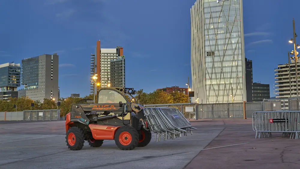 Ausa T 164 E X4 thumbnail 4