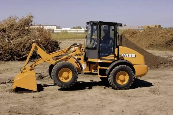 Case 221 E S-3 thumbnail 3