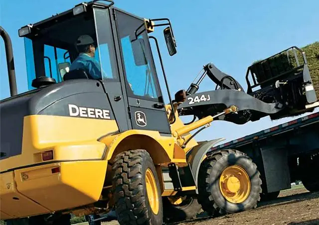 John Deere Construction 244 J