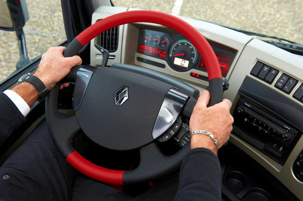 Renault PREMIUM 320.32 4X2 thumbnail 2
