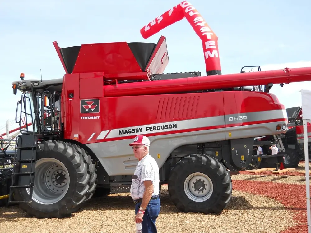 Massey Ferguson Delta 9560
