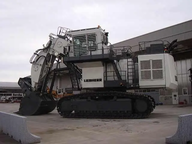 Liebherr R 9350