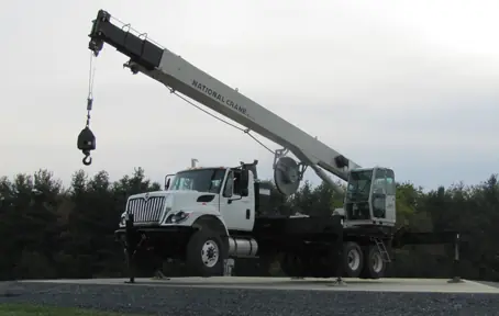 National Crane 1300A