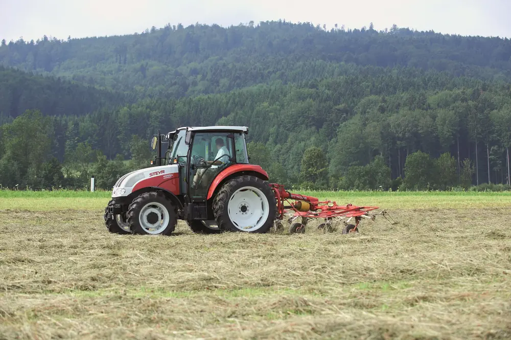 Steyr 4065 Kompakt S Basis thumbnail 2