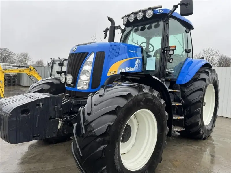 New Holland TG 230 (202)