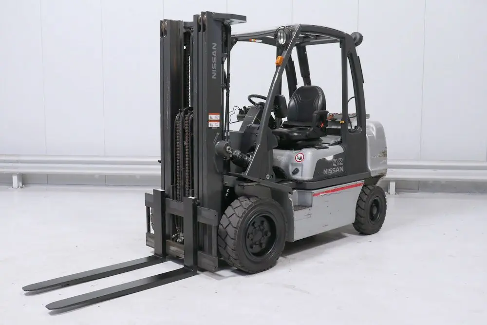 Nissan UG 1 D 2 A 32 LQ