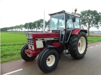 International Harvester 844
