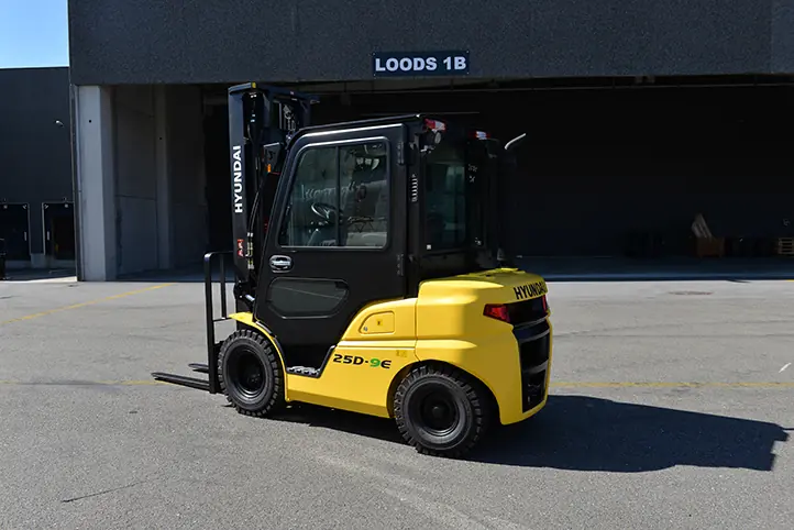 Hyundai 25D-9E thumbnail 4