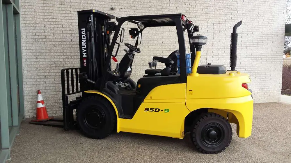 Hyundai 35D-9