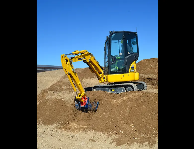 Komatsu PC26MR-5 thumbnail 4