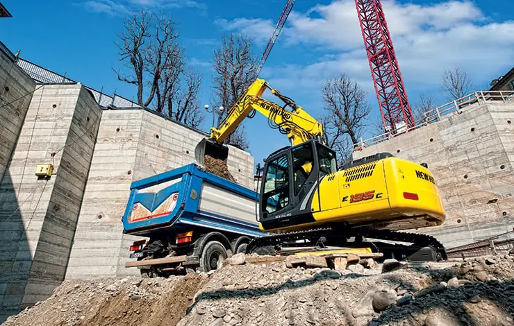 New Holland E 195 LC