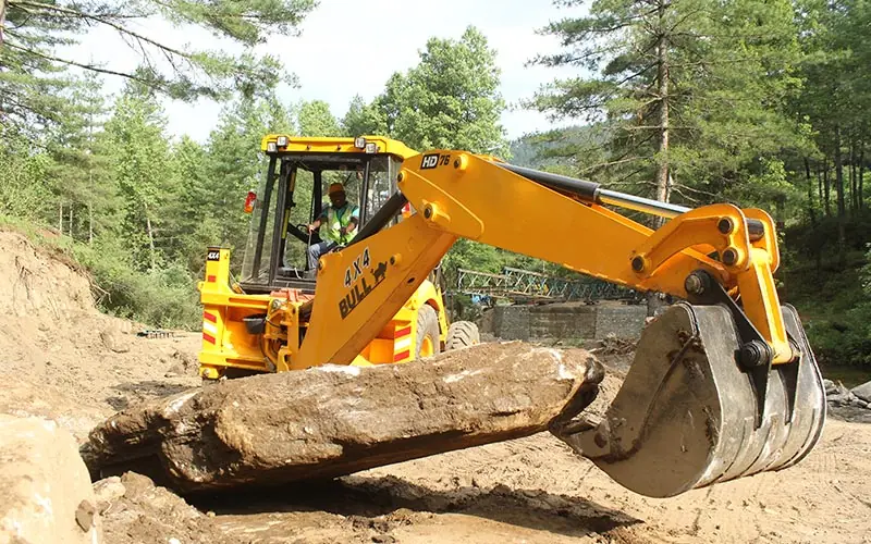 Bull HD76 4WD
