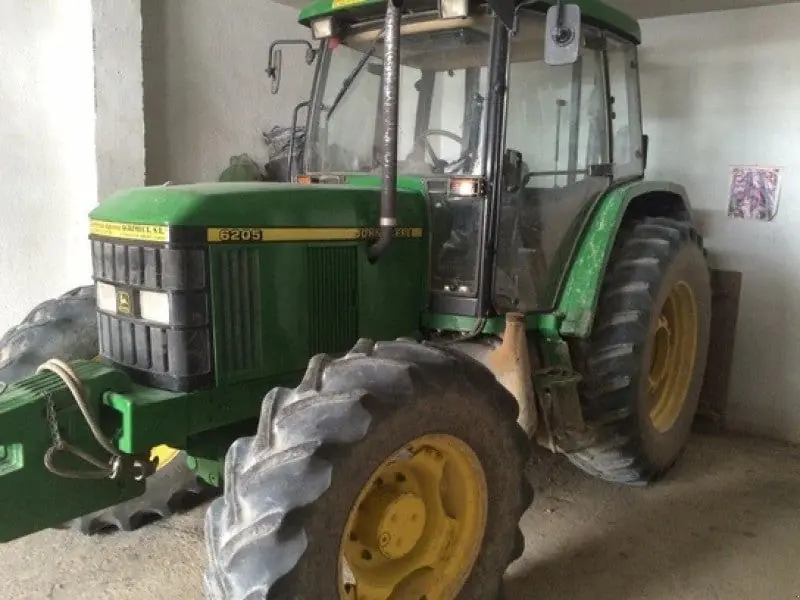 John Deere 6205
