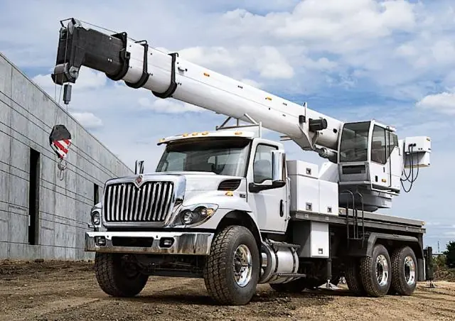 International HV607 107 Crew Cab Cummins B6.7