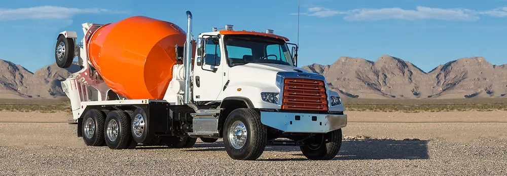 Freightliner 114SD 140 Extended Cab Cummins ISX12N