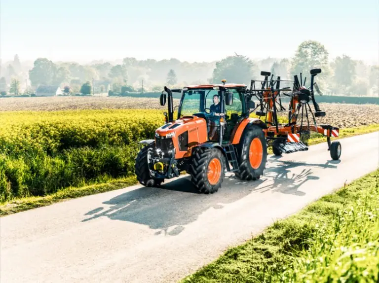 Kubota M105GXS-IV