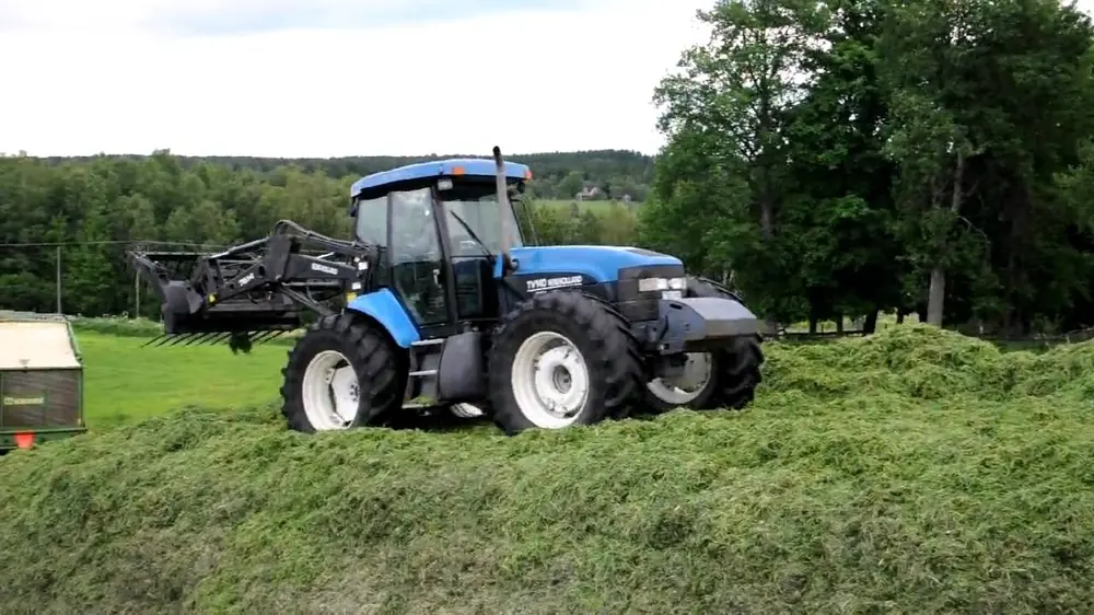 New Holland TV 140