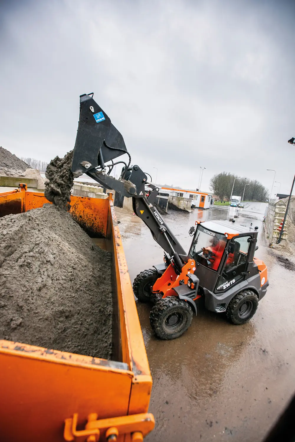 Hitachi ZW75-6