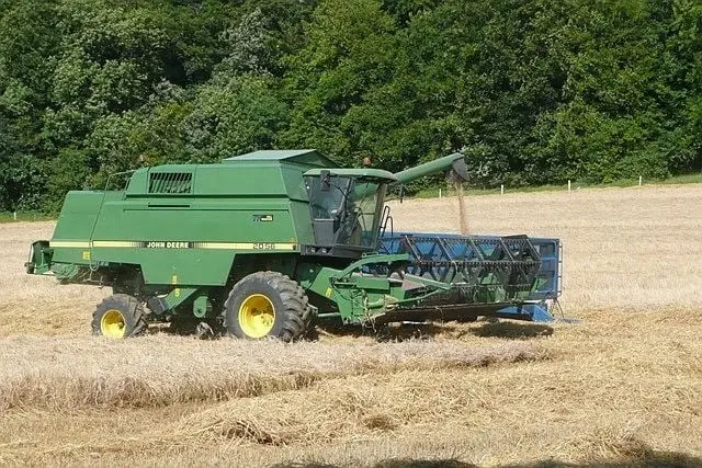 John Deere 2056