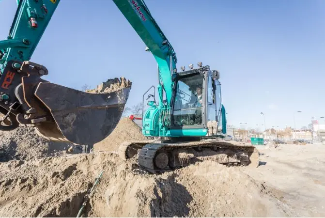 Kobelco SK 140 SRLC 5