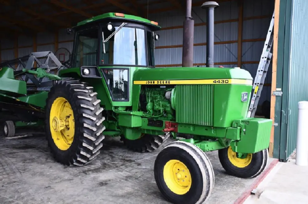 John Deere 4430