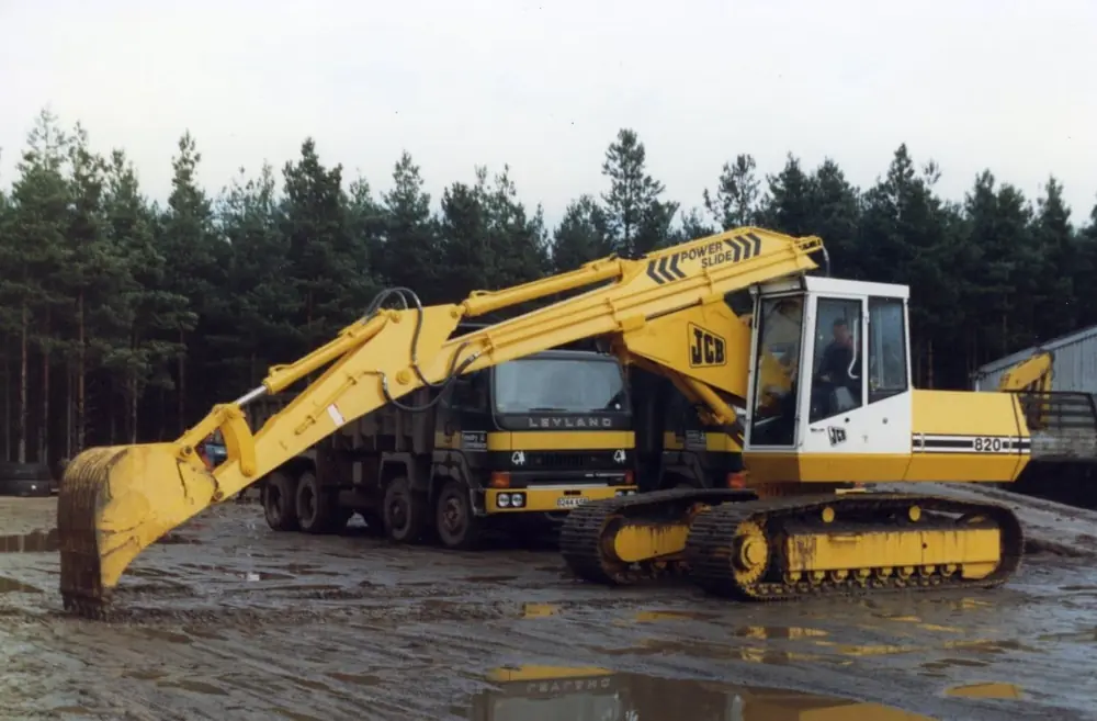 JCB 820 S-HD