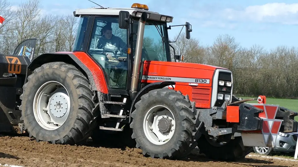 Massey Ferguson MF 8130