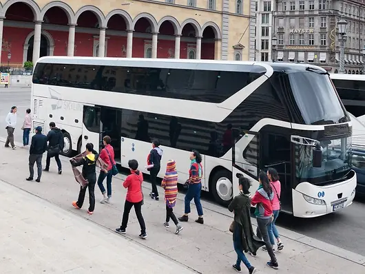 Neoplan Skyliner Express