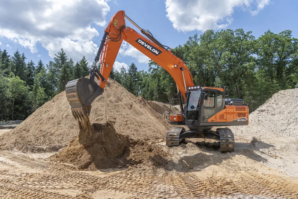Develon DX235LC-7