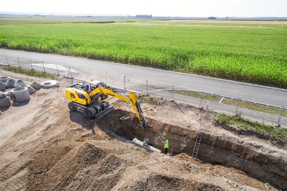 Liebherr A 920 Litronic thumbnail 3