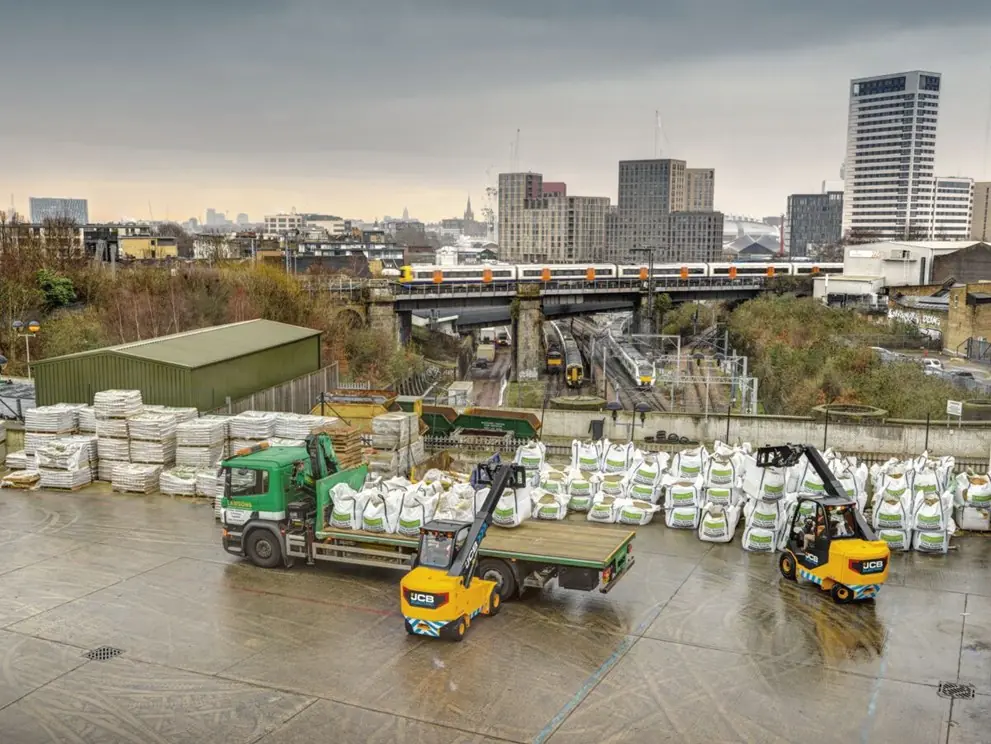 JCB 30-19E thumbnail 3