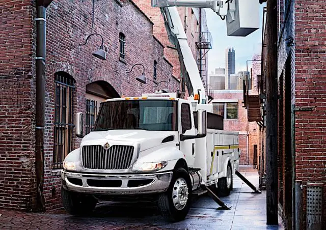International MV60H 107 Crew Cab Cummins L9