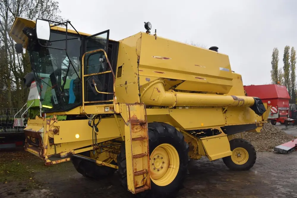 New Holland TF42