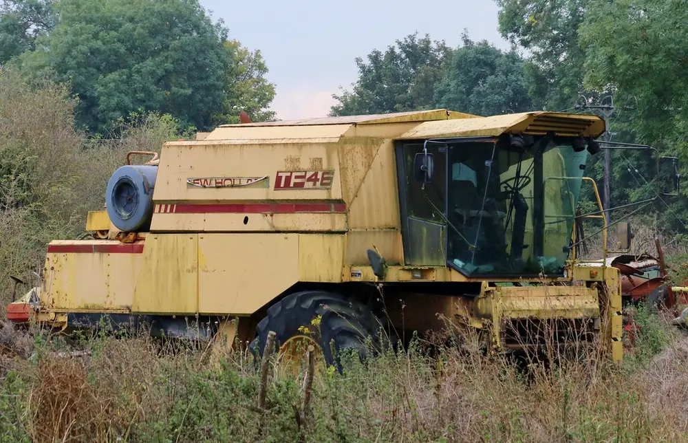 Ford-NH TF 46
