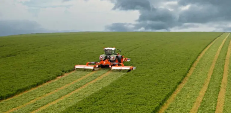 Kuhn FC 883