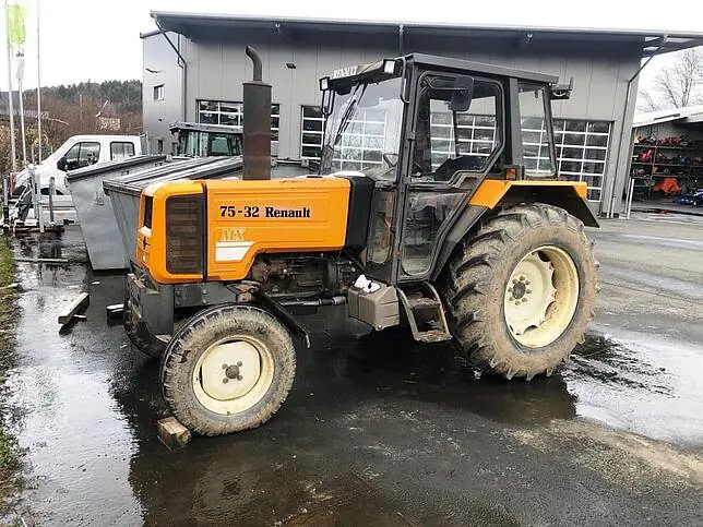 Renault CERES 75 X 2 RM