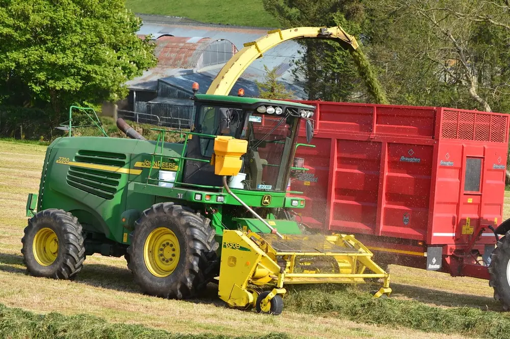 John Deere 7700